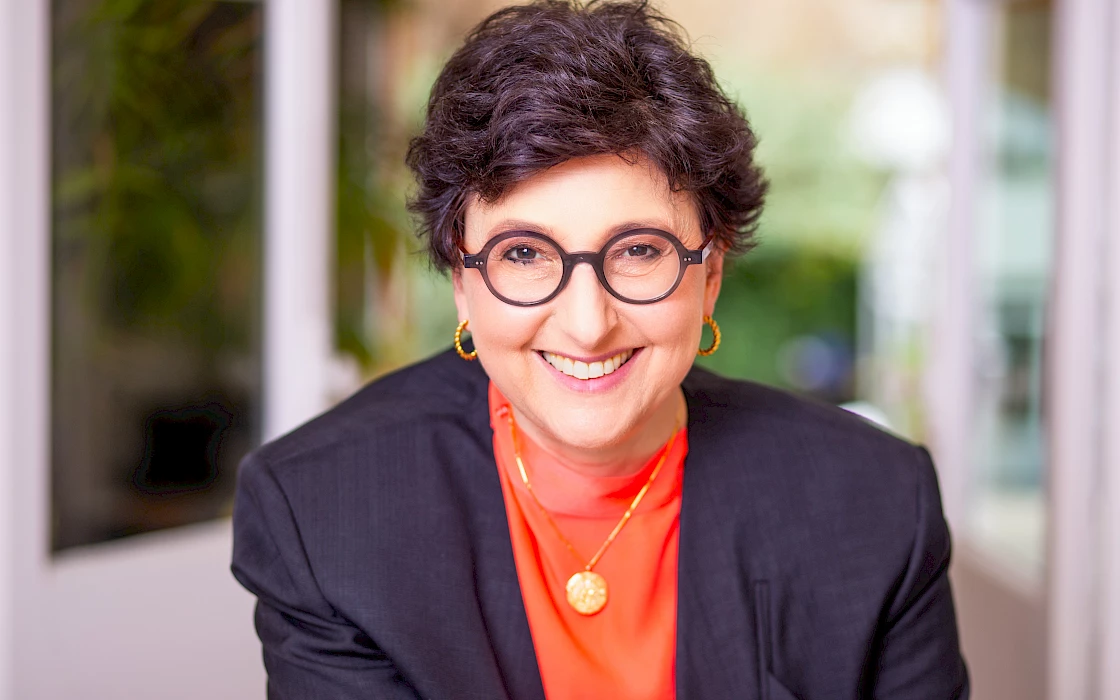 Julia Hobsbawm, speaker at the Wherever Whenever – Work Culture Festival 2026. Photo: © Henrietta Photography
