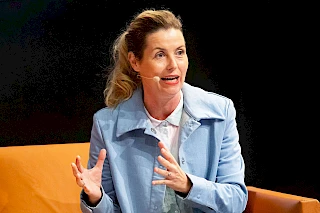 Nicola Bramkamp, Dramaturgin