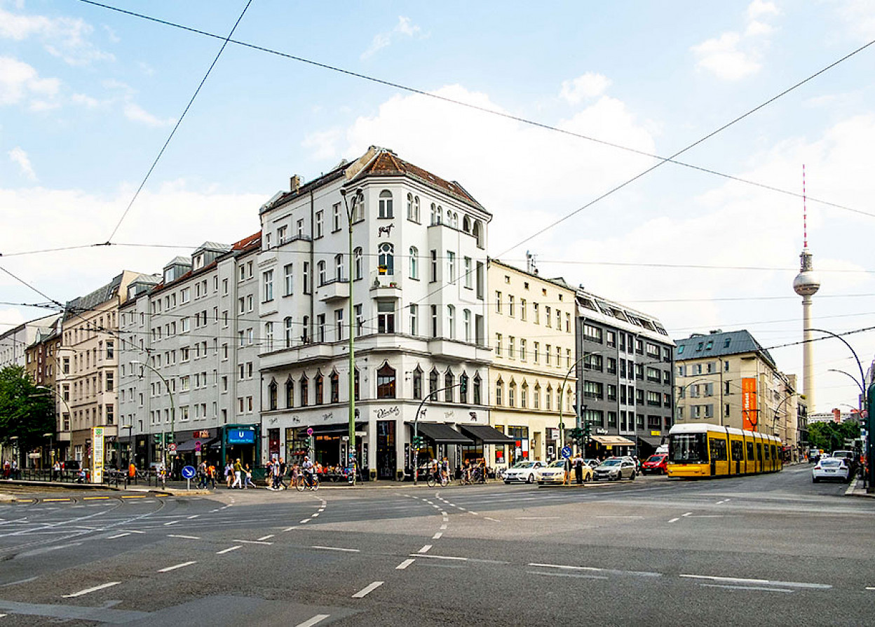 The main building of St. Oberholz on Rosenthaler Platz.