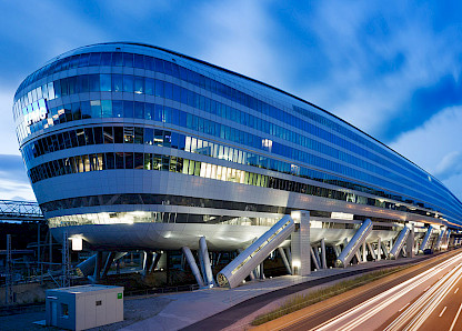 Das Proximity Office des Reifenherstellers Michelin im Gebäude „The Squaire“: Eine moderne Büroumgebung, die begeistert.